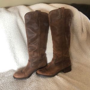 Barely worn and ver comfortable